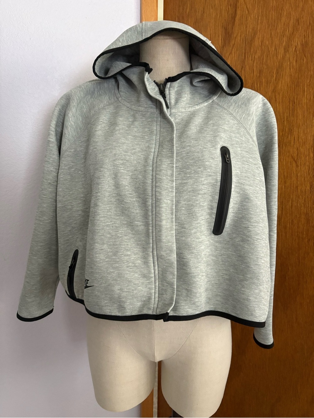 NIKE sz M Tech Fleece Cape Crop Jacket Hoodie Gray Full Zip BV3396